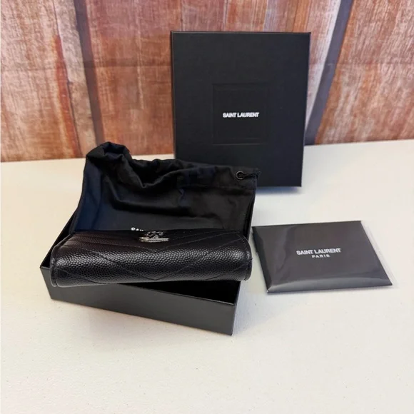 Saint Laurent Black wallet - Picture 8 of 16